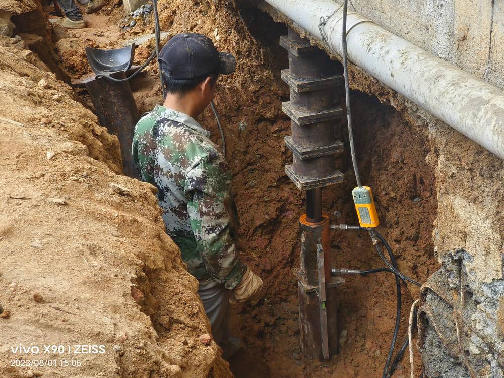 百色贵港某楼房地基下沉房屋倾斜纠偏顶升施工